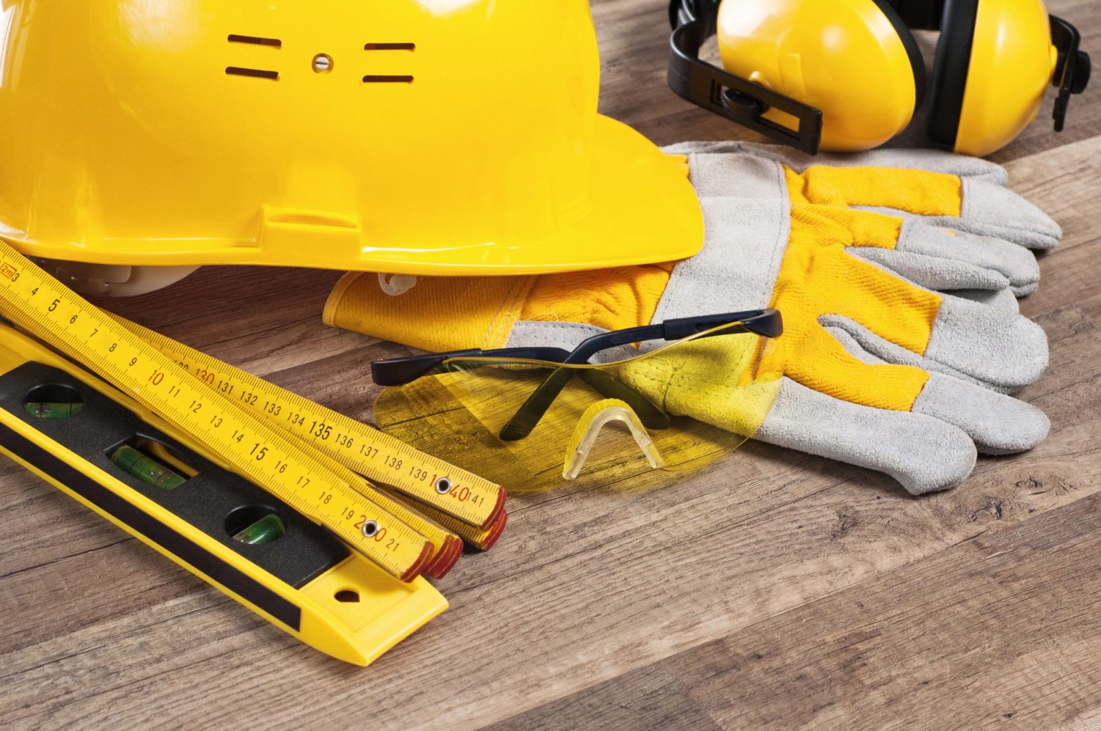 Tudi v šolski delavnici je delovna zaščita nujno potrebna